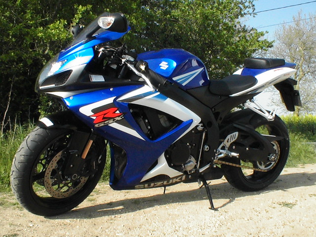Essai Suzuki GSXR 750 2006 par Jean-Michel Lainé Essai Suzuki GSXR 750 2006 par Jean-Michel Lainé
