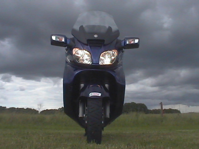 Essai Suzuki Burgman 650 Executive 2005 par Jean-Michel Lainé Essai Suzuki Burgman 650 Executive 2005 par Jean-Michel Lainé