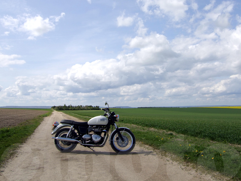 Essai Triumph Bonneville 2008 par Jean-Michel Lainé Essai Triumph Bonneville 2008 par Jean-Michel Lainé