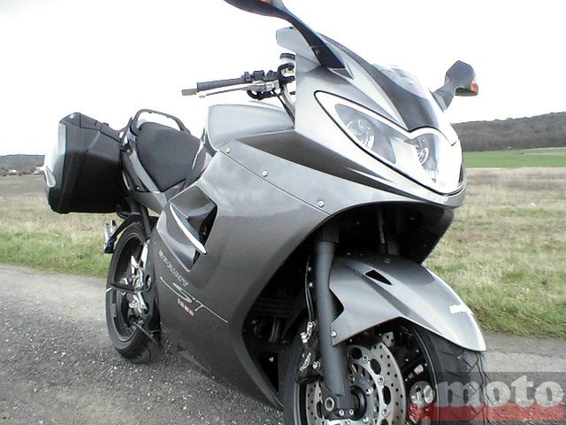 Essai Triumph Sprint ST 1050 ABS 2008 par Jean-Michel Lainé Essai Triumph Sprint ST 1050 ABS 2008 par Jean-Michel Lainé