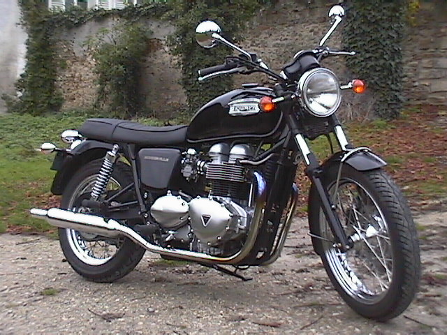 Essai Triumph Bonneville 2005 par Jean-Michel Lainé Essai Triumph Bonneville 2005 par Jean-Michel Lainé