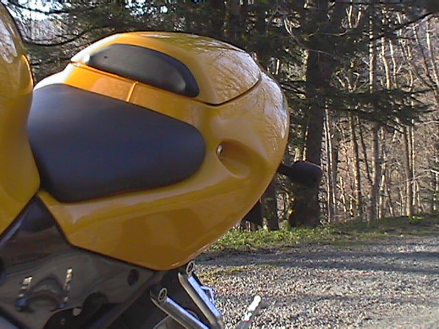 Essai Triumph Daytona 955 2004 par Jean-Michel Lainé Essai Triumph Daytona 955 2004 par Jean-Michel Lainé