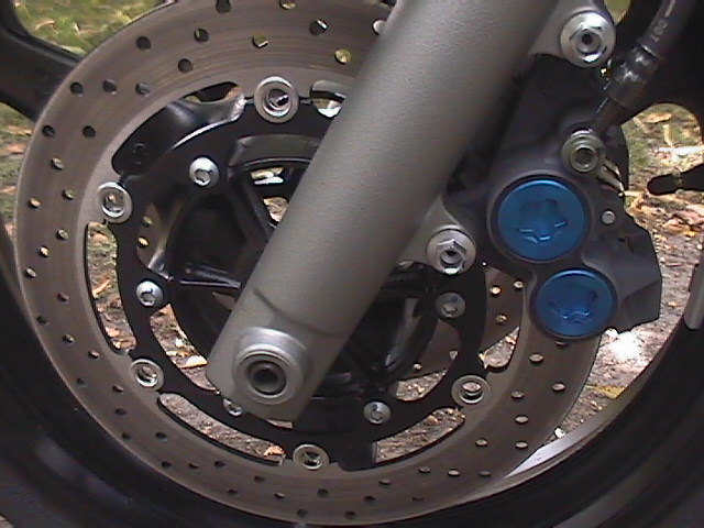 Essai Yamaha TDM 900 Sport 2005 par Jean-Michel Lainé Essai Yamaha TDM 900 Sport 2005 par Jean-Michel Lainé