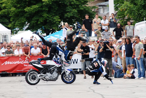 bmw motorrad days 2008 chris pfeiffer front flip bmw motorrad days 2008 chris pfeiffer front flip