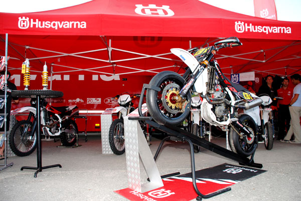 bmw motorrad days 2008 stand husqvarna bmw motorrad days 2008 stand husqvarna