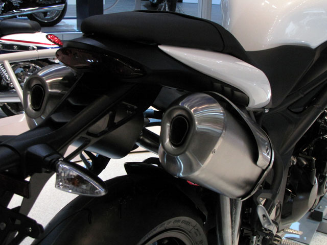 triumph speed triple 2011 arriere triumph speed triple 2011 arriere