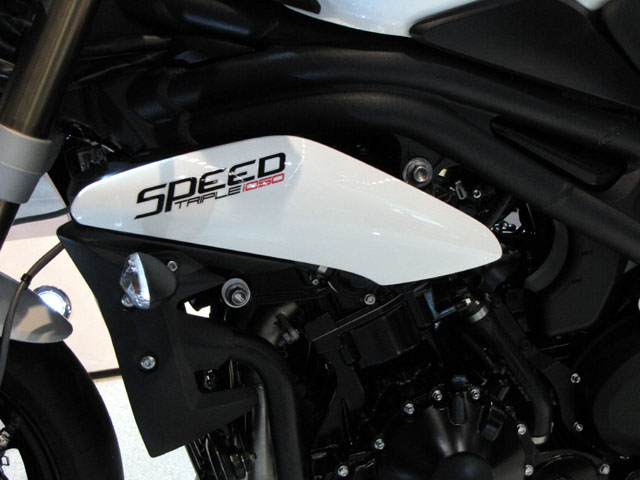 triumph speed triple 2011 cache radiateur triumph speed triple 2011 cache radiateur