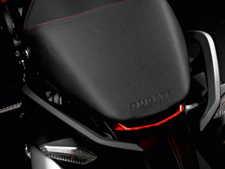 ducati monster 796 poignees passager ducati monster 796 poignees passager