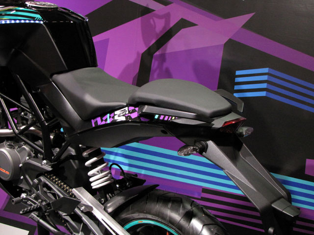 ktm 125 duke grun arriere ktm 125 duke grun arriere