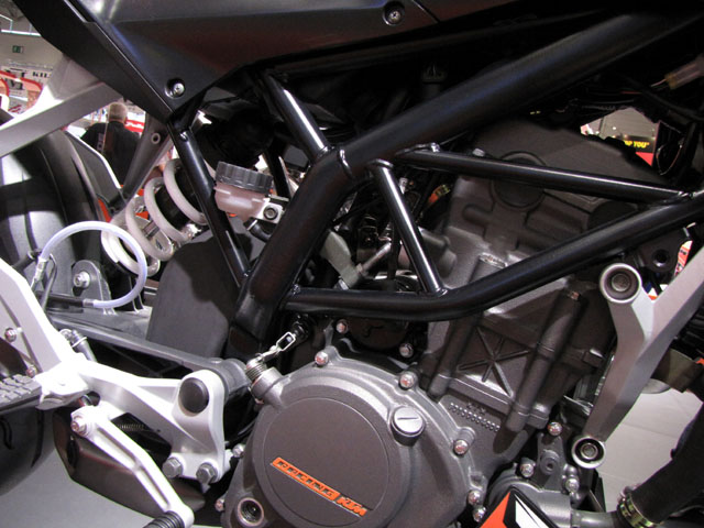 ktm 125 duke moteur droit ktm 125 duke moteur droit