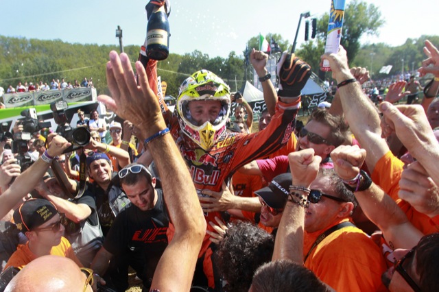 antonio cairoli champion du monde mx1 2012 antonio cairoli champion du monde mx1 2012