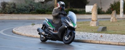 Essai video Kawasaki J300