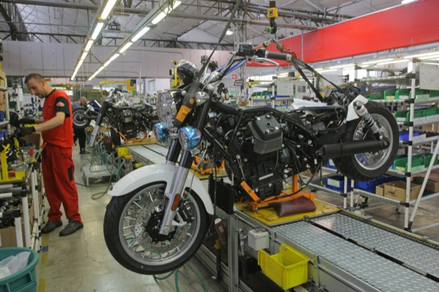 Vidéo visite de l'usine Moto Guzzi à Mandello Vidéo visite de l'usine Moto Guzzi à Mandello