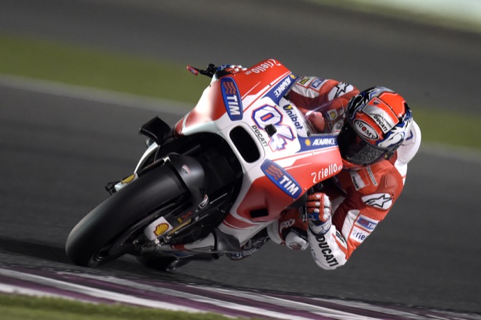andrea dovizioso en pole position au qatar sur sa dcuati andrea dovizioso en pole position au qatar sur sa dcuati