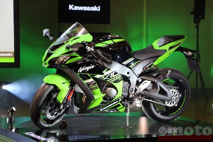 la kawasaki zx10r 2016 sur son premier podium la kawasaki zx10r 2016 sur son premier podium