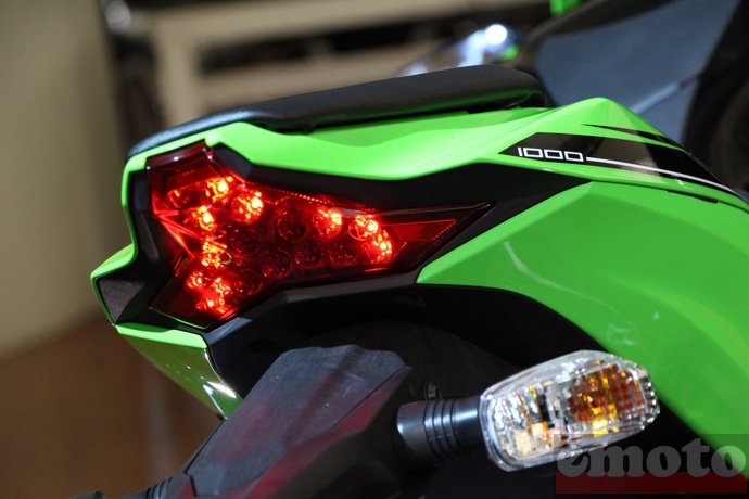 nouveau feu arri re led de la kawasaki zx10r nouveau feu arri re led de la kawasaki zx10r