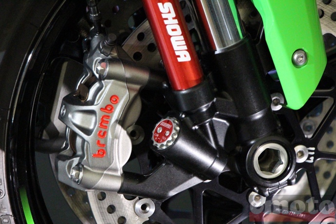 nouvelle fourche showa et freinage brembo pour le kawasaki zx10r nouvelle fourche showa et freinage brembo pour le kawasaki zx10r