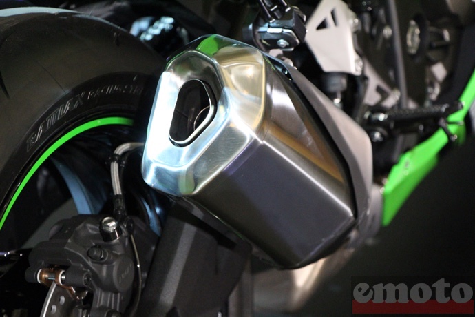 silencieux en titane d tail de la sortie de la kawasaki zx10r silencieux en titane d tail de la sortie de la kawasaki zx10r