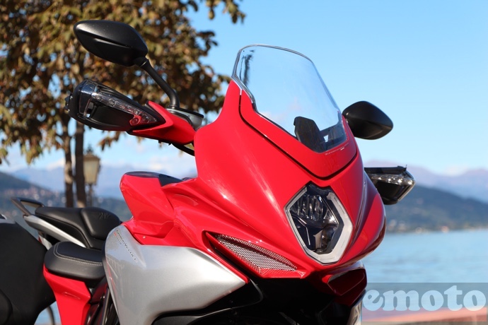 t te de fourche de la mv agusta turismo veloce 800 lusso t te de fourche de la mv agusta turismo veloce 800 lusso