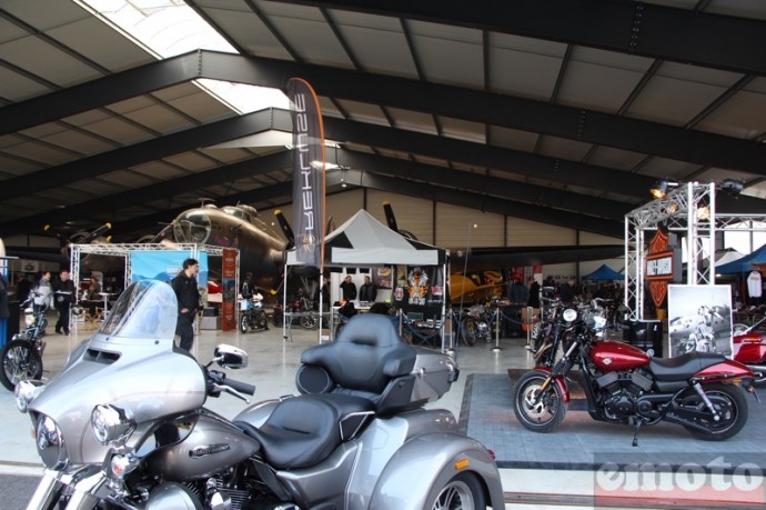 le hangar qui abritait le b52 accueillait une grande partie des exposants le hangar qui abritait le b52 accueillait une grande partie des exposants