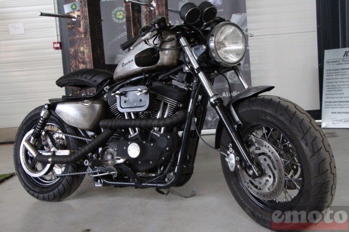 prepa harley avec selle en pneu et des cles pates partout prepa harley avec selle en pneu et des cles pates partout