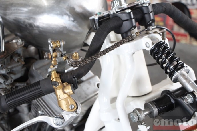 zen motorcycles zoom sur le frein avant zen motorcycles zoom sur le frein avant