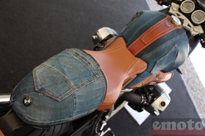 sur les fesses de la ninet une poche forcement sur les fesses de la ninet une poche forcement