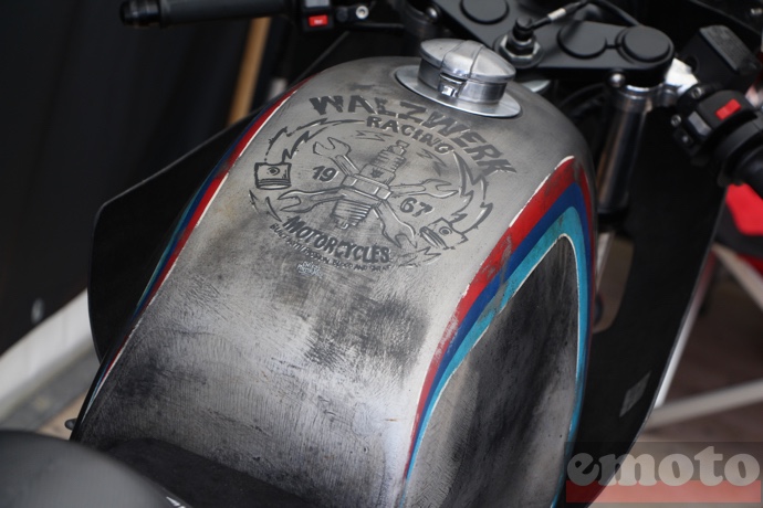 walzwerk presente un reservoir a la finition indus surligne avec les couleurs bmw racing walzwerk presente un reservoir a la finition indus surligne avec les couleurs bmw racing