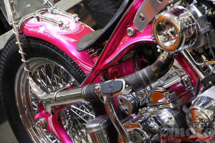 custom contest harley davidson avec une peinture tres girly custom contest harley davidson avec une peinture tres girly