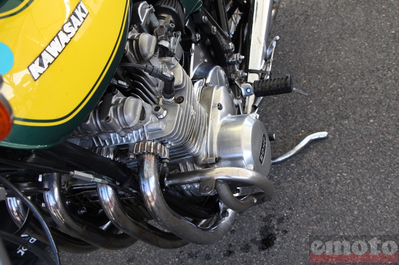 le 4 cylindres de cette kawasaki a eu chaud le 4 cylindres de cette kawasaki a eu chaud