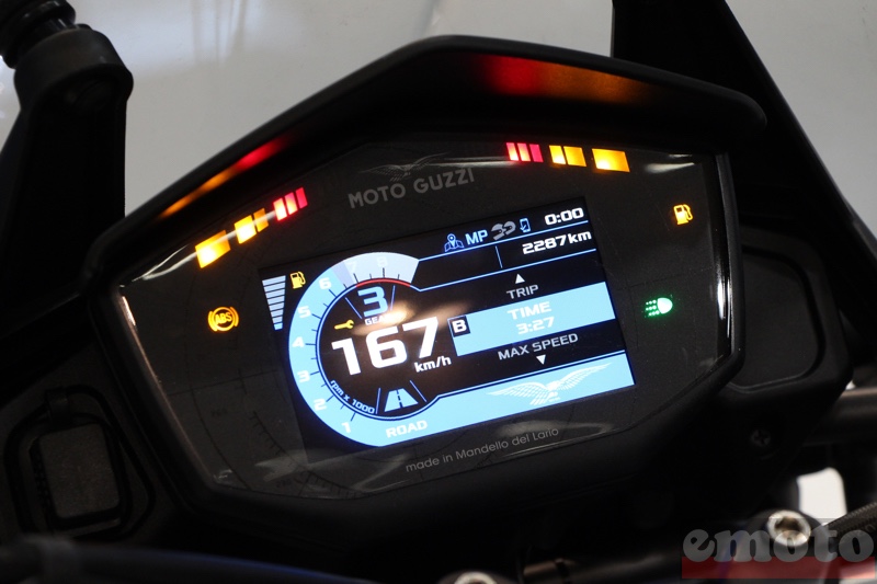 tabeau de bord tft de la v85tt affiche la connexion bluetooth le gps le reglage de suspension etc tabeau de bord tft de la v85tt affiche la connexion bluetooth le gps le reglage de suspension etc