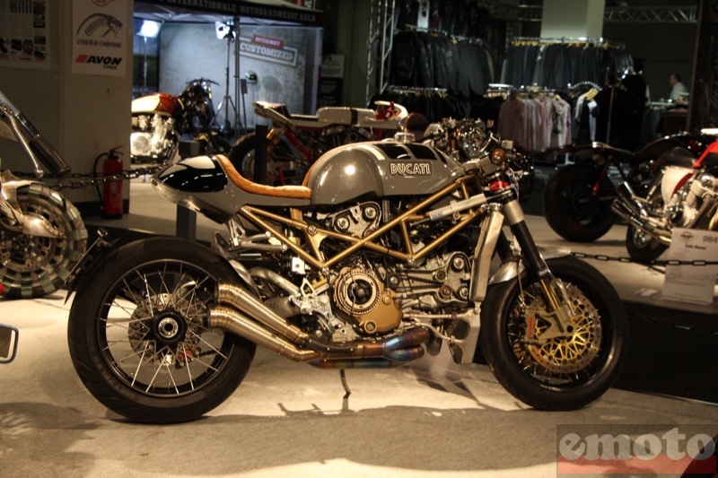 infinita sur base de ducati 996 par franco orcillo en italie