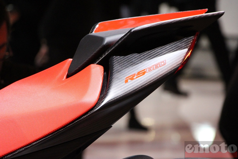 design arriere de la rs 660 proche des rsv4 design arriere de la rs 660 proche des rsv4