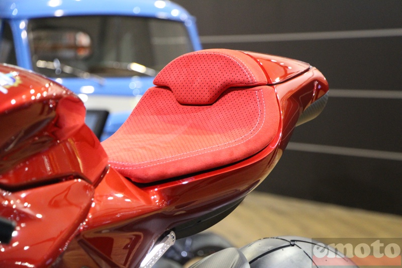 selle en cuir du concept mv agusta superveloce 800