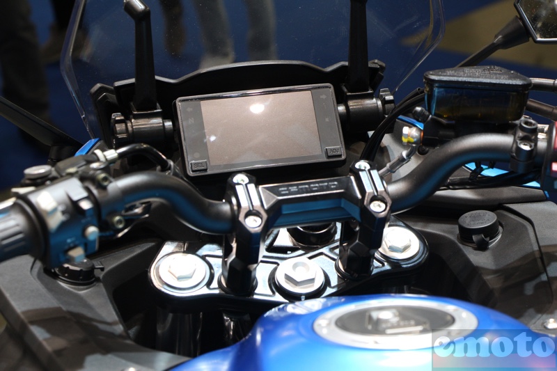 tableau de bord digital sur la cf moto gt 650