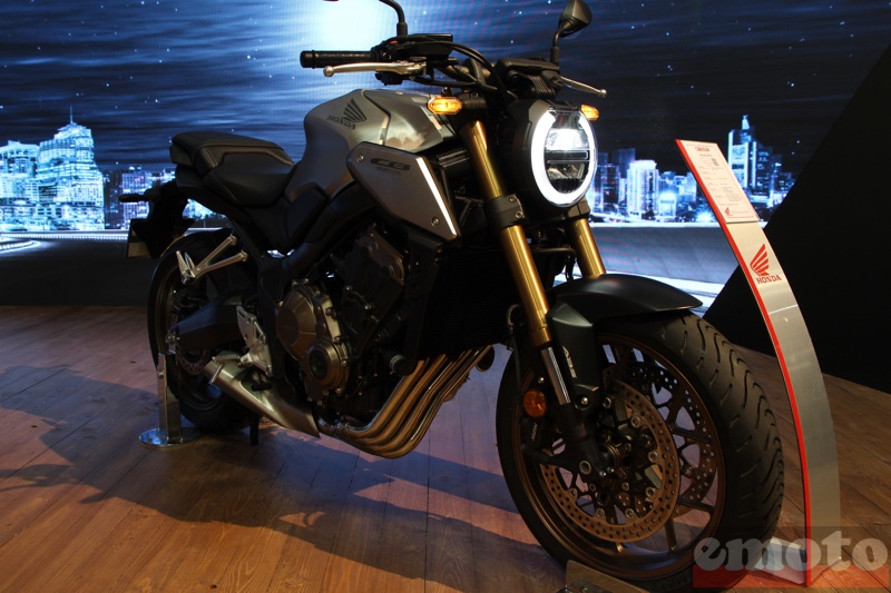 honda cb 650 r dans la nuit du salon eicma