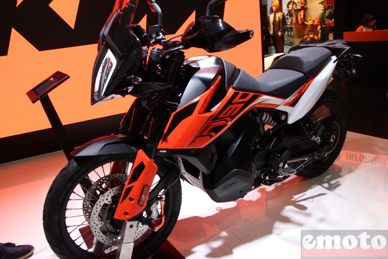 ktm adventure 790 avec son optique tant remarque