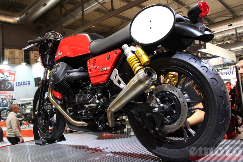 moto guzzi v7 iii racer pas tout a fait prete tout de meme mais l idee est la