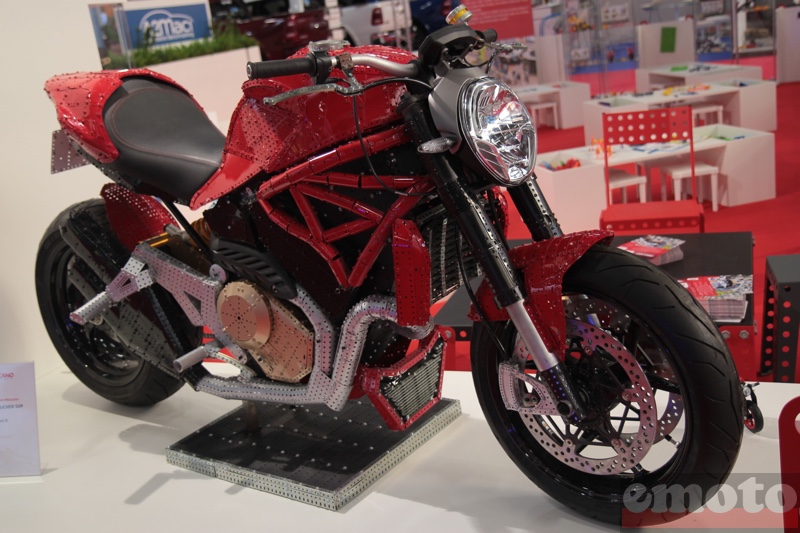 ducati monster par meccano