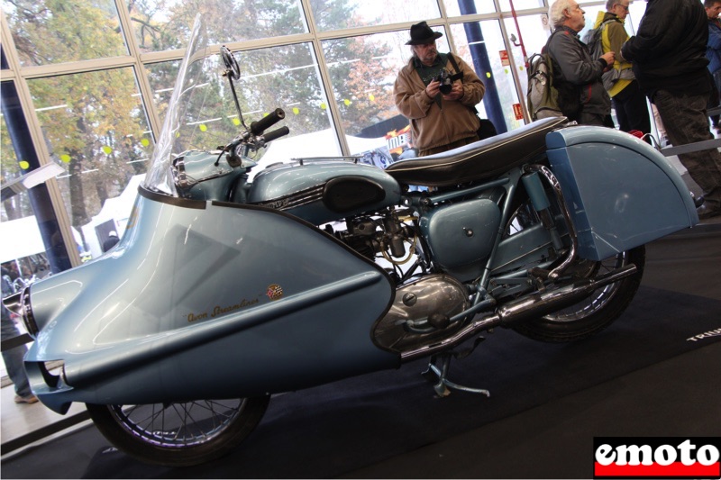 triumph thunderbird 6t de 1956 avec carenage avon streamliner