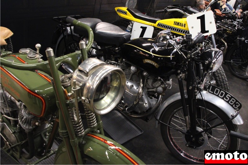 h d vincent et yamaha tt500 exposees au salon moto legende sur le stand renaissance motorcycle