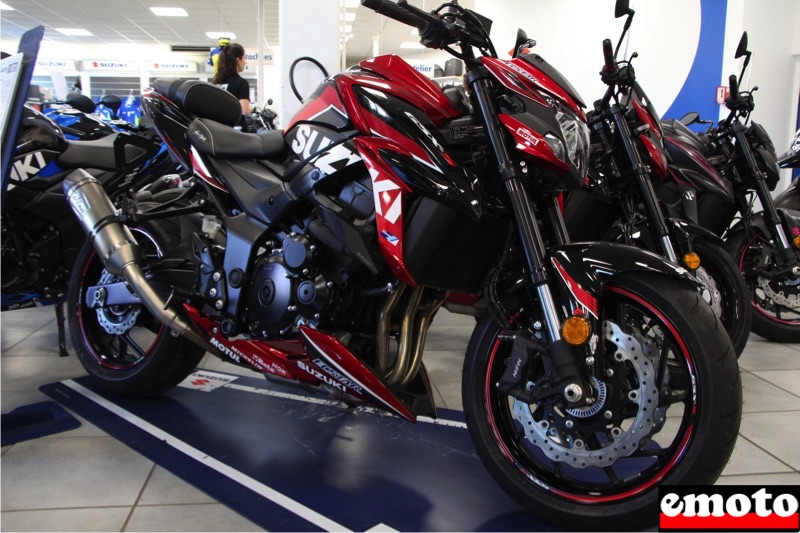 une des suzuki gsxs 1000 exposees chez moto virus a lyon