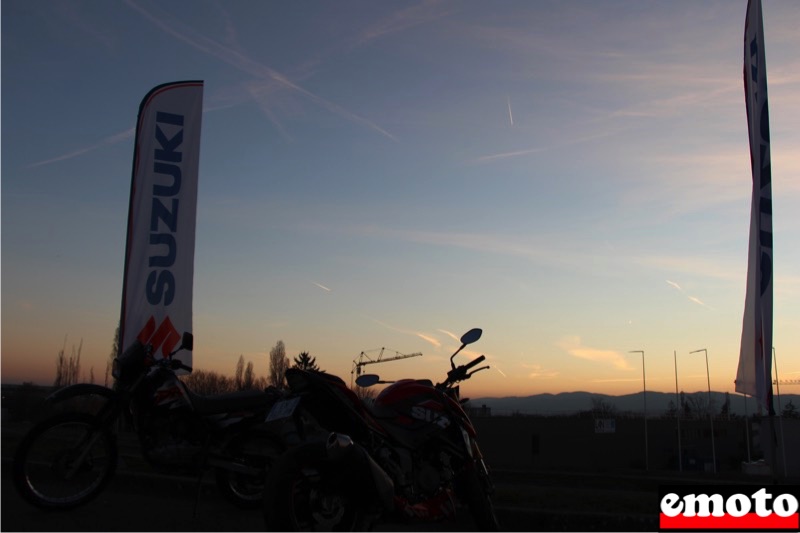 coucher de soleil apres une belle journee avec l equipe moto virus