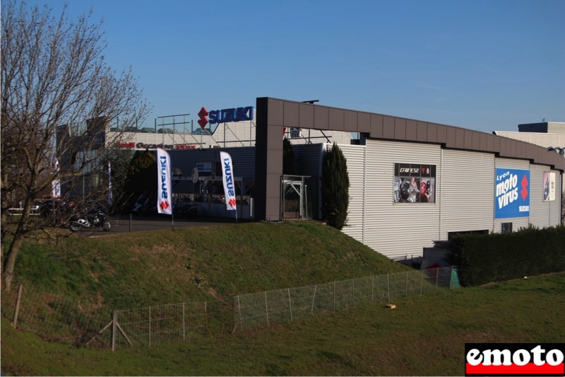 moto virus suzuki a dardilly au bord de l a6 moto virus suzuki a dardilly au bord de l a6