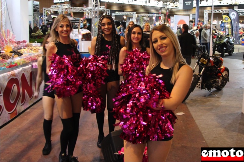 Salon de la moto de Lyon : les incroyables expos, les pompoms girls au salon de la moto de lyon