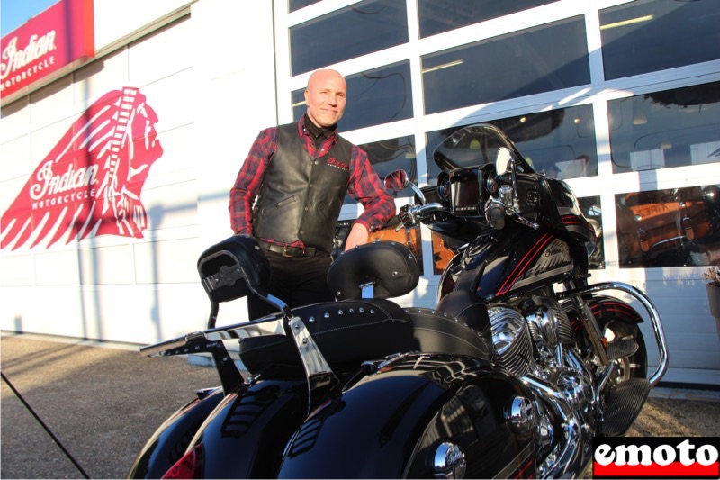 Pascal roule en Chieftain Limited passionnément, pascal et sa chieftain lmited de 2018 devant la concession indian 91