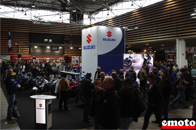 le stand suzuki avec la nouvelle katana