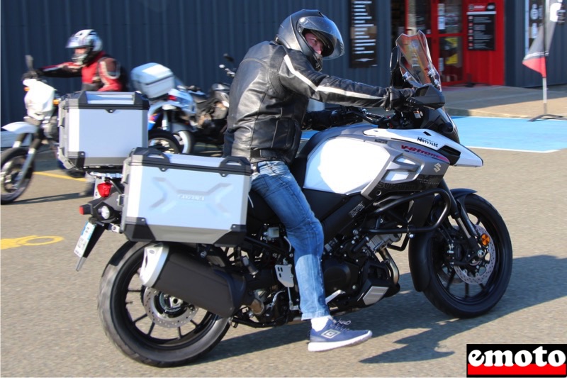 Rencontre de Mickael et sa VStrom chez Moto Parc, mickael part vers de nouvelles aventures avec sa suzuki vstrom 1000