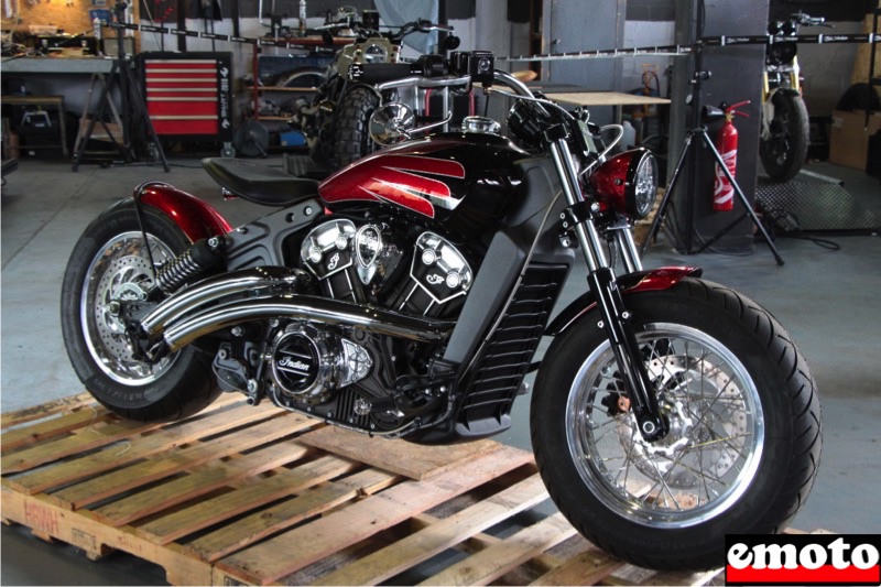 scandalous by tank machine creee a partir du kit sur une indian scout avec le configurateur