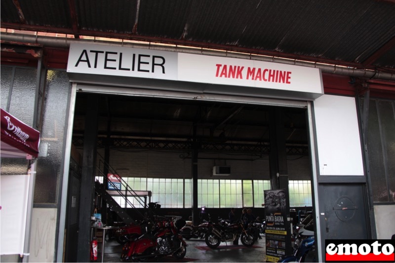 Tank Machine, un bel atelier, des créations Indian, l atelier tank machine accueillait le road show indian ce jour la